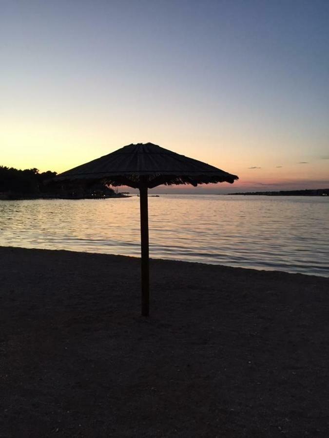 Apartman MAT Novalja Bagian luar foto